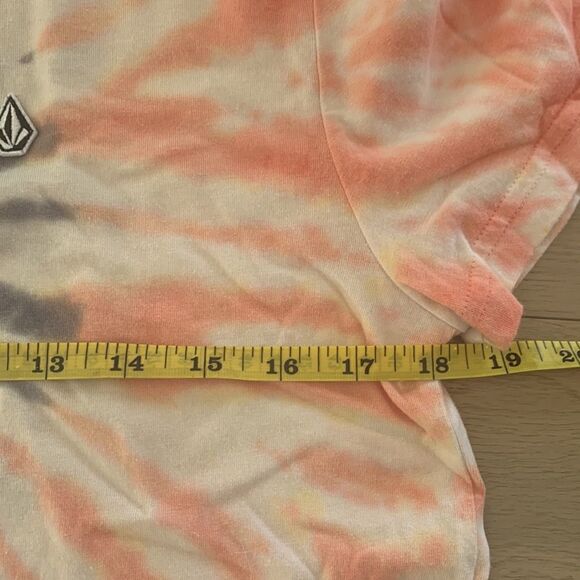 Volcom True to This Women’s Small Tie Dye Tee
Super cool, peach and gray tones! - Picture 7 of 9